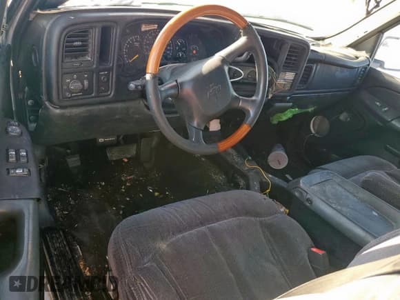 ✅ 1999 Chevrolet Silverado 1500 LS • VIN: 2GCEC19T2X1120025 • Лот: 92218155. Опубликован ранее на Copart с пробегом 256 916 миль. Бесплатный доступ к архиву аукционных продаж из США и подробный отчёт об истории автомобиля на DreamBid. Изображение 8.