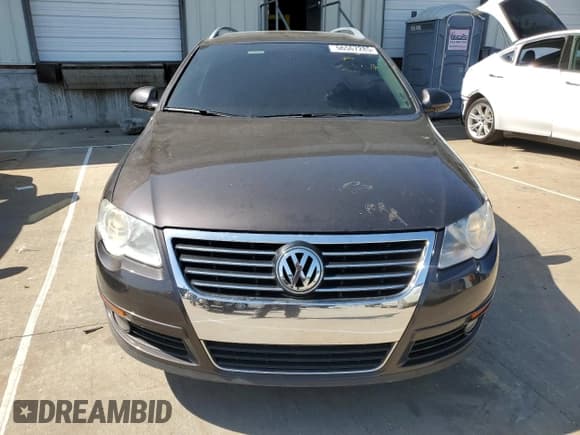 ✅ 2010 Volkswagen Passat Komfort • VIN: WVWXM7AN3AE092005 • Lot: 56567285. Listed on Copart with 109,988 mi. Free auction sales archive from the USA and detailed vehicle history report at DreamBid. Image 5.