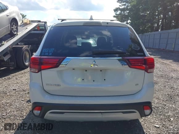 ✅ 2020 Mitsubishi Outlander ES • VIN: JA4AZ3A30LZ047219 • Lot: 43115867. Listed on IAAI with 98,689 mi. Free auction sales archive from the USA and detailed vehicle history report at DreamBid. Image 16.
