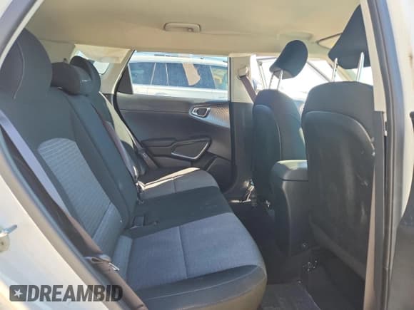 ✅ 2020 Kia Soul GT-Line • VIN: KNDJ63AU9L7120414 • Lot: 90824775. Wystawiony na Copart z przebiegiem 18 506 mil. Bezpłatny archiwum sprzedaży aukcyjnych z USA i szczegółowy raport historii pojazdu na DreamBid. Zdjęcie 10.