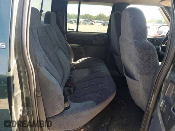 2002 Chevrolet S-10 LS с VIN 1GCDT13W82K182259, выставлен на аукционе Copart как лот 70927625 с пробегом 165 506 миль миль и Списание • Salvage title. История ставок и продаж доступна на DreamBid. Изображение 10.