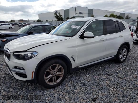 ✅ 2019 BMW X3 sDrive30i • VIN: 5UXTR7C56KLF26915 • Лот: 87270765. Опубликован ранее на Copart с пробегом 157 782 миль. Бесплатный доступ к архиву аукционных продаж из США и подробный отчёт об истории автомобиля на DreamBid. Изображение 1.
