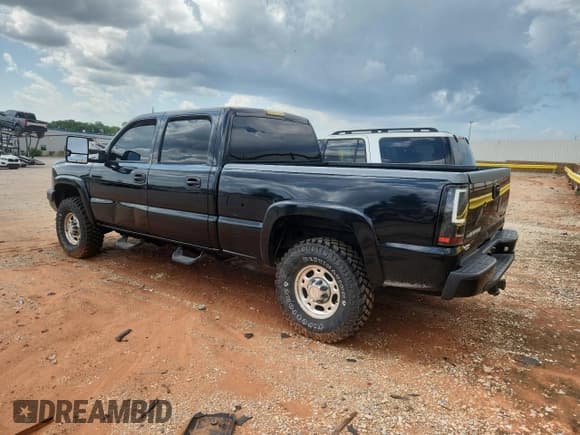 ✅ 2003 Chevrolet Silverado 2500HD LS • VIN: 1GCHK23183F237480 • Lot: 63881625. Listed on Copart with 246,607 mi. Free auction sales archive from the USA and detailed vehicle history report at DreamBid. Image 2.