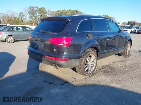 ✅ 2009 Audi Q7 • VIN: WA1AY74L09D023868 • Lot: 43887779. Wystawiony na IAAI z przebiegiem 198 495 mil. Bezpłatny archiwum sprzedaży aukcyjnych z USA i szczegółowy raport historii pojazdu na DreamBid. Zdjęcie 4.