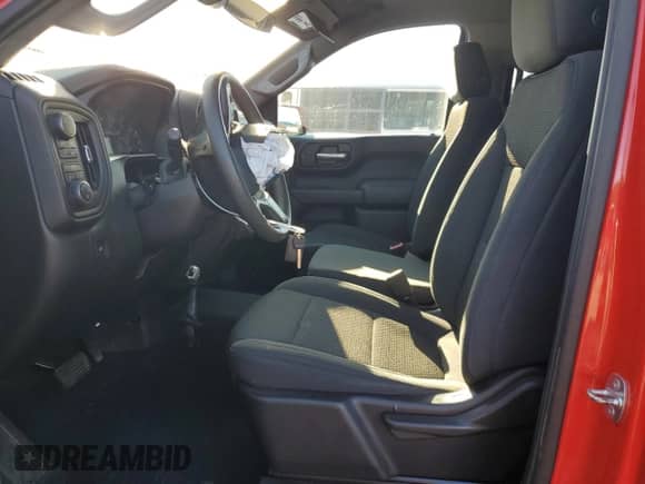 2021 Chevrolet Silverado 1500 Custom z VIN 1GCRYBEH8MZ154063, wystawiony jako Copart lot #81064394 z przebiegiem 40 708 mil mil oraz Szkoda całkowita • Salvage title. Historia ofert i sprzedaży dostępna na DreamBid. Obrazek 7.