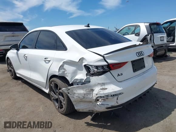 ✅ 2023 Audi A3 Premium • VIN: WAUAUDGY7PA049855 • Lot: 43036681. Wystawiony na IAAI z przebiegiem 47 211 mil. Bezpłatny archiwum sprzedaży aukcyjnych z USA i szczegółowy raport historii pojazdu na DreamBid. Zdjęcie 3.