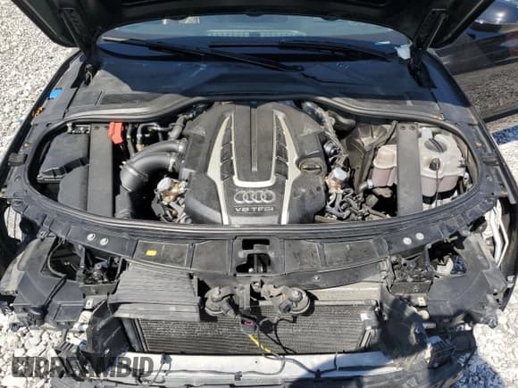 ✅ 2016 Audi A8 Sport • VIN: WAU43AFD6GN010163 • Lot: 81855975. Wystawiony na Copart z przebiegiem 96 172 mil. Bezpłatny archiwum sprzedaży aukcyjnych z USA i szczegółowy raport historii pojazdu na DreamBid. Zdjęcie 11.