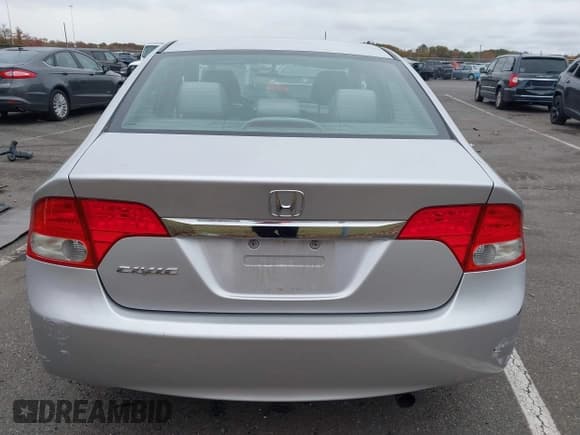 ✅ 2010 Honda Civic EX • VIN: 2HGFA1F84AH517679 • Lot: 43562876. Wystawiony na IAAI z przebiegiem 108 286 mil. Bezpłatny archiwum sprzedaży aukcyjnych z USA i szczegółowy raport historii pojazdu na DreamBid. Zdjęcie 16.