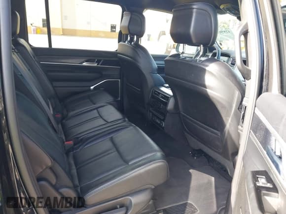 ✅ 2024 Jeep Wagoneer Series III • VIN: 1C4SJVDP2RS109507 • Лот: 42890423. Опубликован ранее на IAAI с пробегом 51 479 миль. Бесплатный доступ к архиву аукционных продаж из США и подробный отчёт об истории автомобиля на DreamBid. Изображение 8.