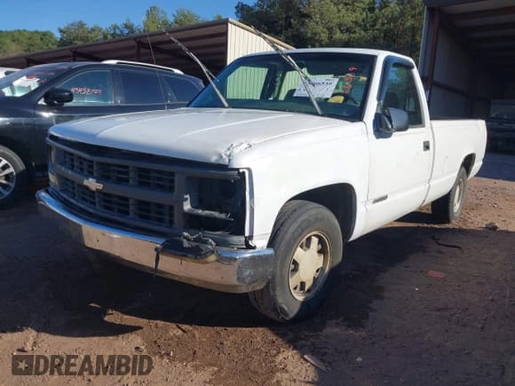 ✅ 1997 Chevrolet Silverado 1500 • VIN: 1GCEC14W6VZ138243 • Lot: 43466539. Wystawiony na IAAI z przebiegiem 176 085 mil. Bezpłatny archiwum sprzedaży aukcyjnych z USA i szczegółowy raport historii pojazdu na DreamBid. Zdjęcie 2.