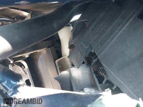 ✅ 2018 Chevrolet Silverado 1500 LT • VIN: 3GCPCREC7JG356648 • Lot: 43140800. Wystawiony na IAAI z przebiegiem Nie podano. Bezpłatny archiwum sprzedaży aukcyjnych z USA i szczegółowy raport historii pojazdu na DreamBid. Zdjęcie 10.