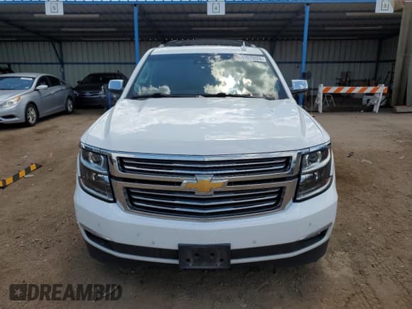 ✅ 2017 Chevrolet Suburban Premier • VIN: 1GNSKJKC6HR233346 • Lot: 61070024. Wystawiony na Copart z przebiegiem 81 467 mil. Bezpłatny archiwum sprzedaży aukcyjnych z USA i szczegółowy raport historii pojazdu na DreamBid. Zdjęcie 5.