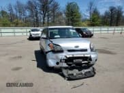 ✅ 2011 Kia Soul + • VIN: KNDJT2A28B7706313 • Lot: 55928435. Wystawiony na Copart z przebiegiem 82 256 mil. Bezpłatny archiwum sprzedaży aukcyjnych z USA i szczegółowy raport historii pojazdu na DreamBid. Zdjęcie 13.