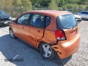 ✅ 2007 Chevrolet Aveo LS • VIN: KL1TD66697B746324 • Lot: 40257318. Wystawiony na IAAI z przebiegiem 144 789 mil. Bezpłatny archiwum sprzedaży aukcyjnych z USA i szczegółowy raport historii pojazdu na DreamBid. Zdjęcie 3.