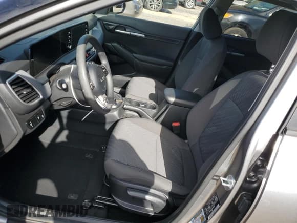 ✅ 2024 Kia Seltos LX • VIN: KNDEPCAA5R7487291 • Lot: 86874685. Wystawiony na Copart z przebiegiem 20 113 mil. Bezpłatny archiwum sprzedaży aukcyjnych z USA i szczegółowy raport historii pojazdu na DreamBid. Zdjęcie 7.