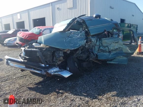 ✅ 1998 Ford Expedition XLT • VIN: 1FMRU1762WLB61352 • Lot: 42738331. Wystawiony na Copart z przebiegiem Nie podano. Bezpłatny archiwum sprzedaży aukcyjnych z USA i szczegółowy raport historii pojazdu na DreamBid. Zdjęcie 2.