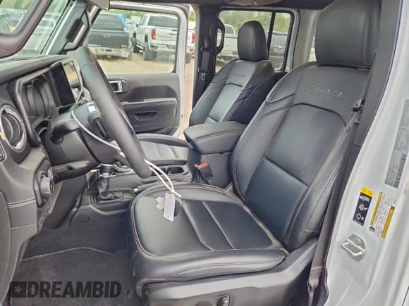 ✅ 2024 Jeep Wrangler Sahara • VIN: 1C4PJXEN8RW120731 • Лот: 94107365. Опубликован ранее на Copart с пробегом 17 836 миль. Бесплатный доступ к архиву аукционных продаж из США и подробный отчёт об истории автомобиля на DreamBid. Изображение 7.