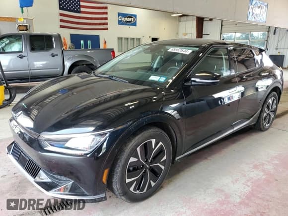 ✅ 2022 Kia EV6 Wind • VIN: KNDC3DLCXN5061447 • Лот: 65962644. Опубликован ранее на Copart с пробегом 33 395 миль. Бесплатный доступ к архиву аукционных продаж из США и подробный отчёт об истории автомобиля на DreamBid. Изображение 1.