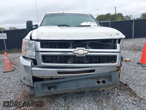 ✅ 2010 Chevrolet Silverado 2500HD Work Truck • VIN: 1GC3KVBG5AF115495 • Lot: 43522977. Listed on IAAI with 337,693 mi. Free auction sales archive from the USA and detailed vehicle history report at DreamBid. Image 18.