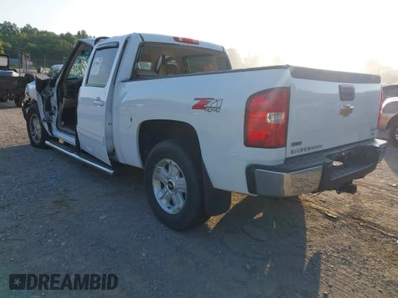 ✅ 2011 Chevrolet Silverado 1500 LTZ • VIN: 3GCPKTE34BG227719 • Lot: 42760265. Wystawiony na IAAI z przebiegiem Nie podano. Bezpłatny archiwum sprzedaży aukcyjnych z USA i szczegółowy raport historii pojazdu na DreamBid. Zdjęcie 3.