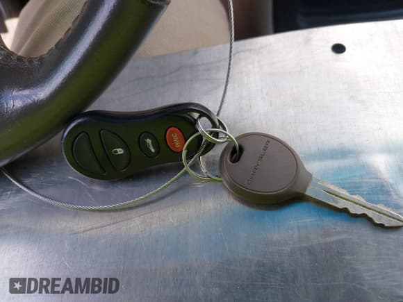 ✅ 2002 Chrysler 300M M • VIN: 2C3HE66G02H155601 • Lot: 41714707. Wystawiony na IAAI z przebiegiem 140 340 mil. Bezpłatny archiwum sprzedaży aukcyjnych z USA i szczegółowy raport historii pojazdu na DreamBid. Zdjęcie 11.