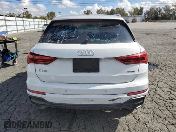 ✅ 2022 Audi Q3 S line Premium Plus • VIN: WA1EECF39N1064530 • Lot: 86838875. Wystawiony na Copart z przebiegiem Nie podano. Bezpłatny archiwum sprzedaży aukcyjnych z USA i szczegółowy raport historii pojazdu na DreamBid. Zdjęcie 6.