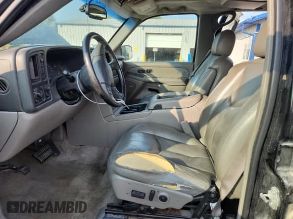 ✅ 2005 Chevrolet Suburban Z71 • VIN: 3GNFK16Z95G229125 • Lot: 86540505. Listed on Copart with 273,282 mi. Free auction sales archive from the USA and detailed vehicle history report at DreamBid. Image 7.