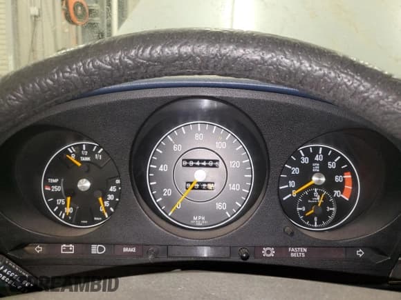 ✅ 1976 Mercedes-Benz SLC • VIN: 10702412013964 • Lot: 90460335. Listed on Copart with 84,495 mi. Free auction sales archive from the USA and detailed vehicle history report at DreamBid. Image 9.