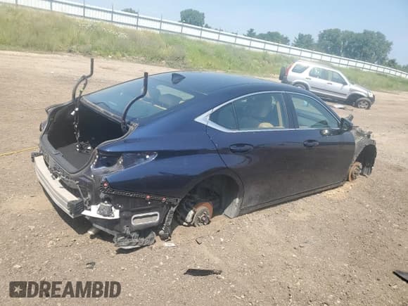 ✅ 2022 Lexus ES 250 • VIN: 58AD11D11NU010063 • Lot: 65681665. Listed on Copart with 59,342 mi. Free auction sales archive from the USA and detailed vehicle history report at DreamBid. Image 3.