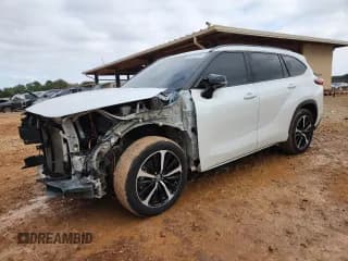✅ 2022 Toyota Highlander XSE • VIN: 5TDLZRAH8NS124162 • Lot: 85269775. Listed on Copart with 68,661 mi. Free auction sales archive from the USA and detailed vehicle history report at DreamBid. Image 1.