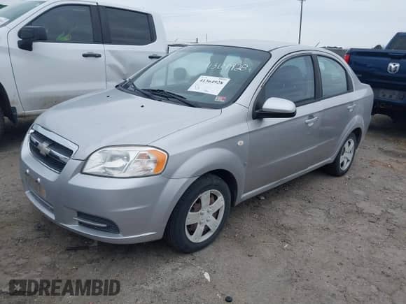 2008 Chevrolet Aveo LS z VIN KL1TD566X8B151512, wystawiony jako IAAI lot #41364928 z przebiegiem 67 477 mil mil oraz . Historia ofert i sprzedaży dostępna na DreamBid. Obrazek 2.