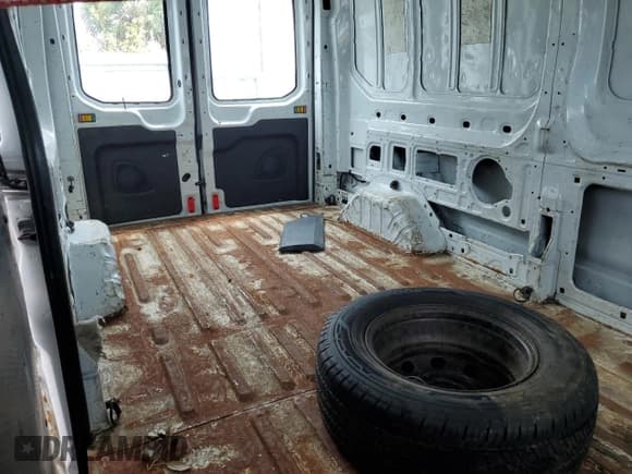 ✅ 2017 Ford Transit • VIN: 1FTYR2CM5HKA21834 • Лот: 70022705. Опубликован ранее на Copart с пробегом 149 191 миль. Бесплатный доступ к архиву аукционных продаж из США и подробный отчёт об истории автомобиля на DreamBid. Изображение 11.