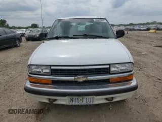 ✅ 1998 Chevrolet Blazer LS • VIN: 1GNCT18WXWK190283 • Lot: 55509465. Wystawiony na Copart z przebiegiem 154 808 mil. Bezpłatny archiwum sprzedaży aukcyjnych z USA i szczegółowy raport historii pojazdu na DreamBid. Zdjęcie 5.