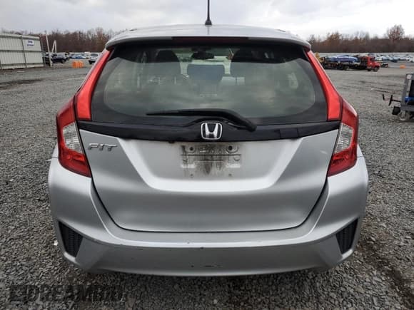 ✅ 2016 Honda Fit LX • VIN: JHMGK5H5XGX014686 • Лот: 92380615. Опубликован ранее на Copart с пробегом 182 176 миль. Бесплатный доступ к архиву аукционных продаж из США и подробный отчёт об истории автомобиля на DreamBid. Изображение 6.