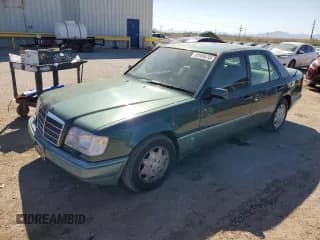 ✅ 1994 Mercedes-Benz 400 E • VIN: WDBEA34E1RC085144 • Лот: 50966615. Опубликован ранее на Copart с пробегом 63 404 миль. Бесплатный доступ к архиву аукционных продаж из США и подробный отчёт об истории автомобиля на DreamBid. Изображение 1.