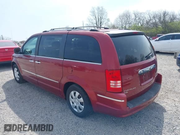 ✅ 2010 Chrysler Town & Country Limited • VIN: 2A4RR7DX2AR358067 • Lot: 42065257. Wystawiony na IAAI z przebiegiem 188 290 mil. Bezpłatny archiwum sprzedaży aukcyjnych z USA i szczegółowy raport historii pojazdu na DreamBid. Zdjęcie 3.