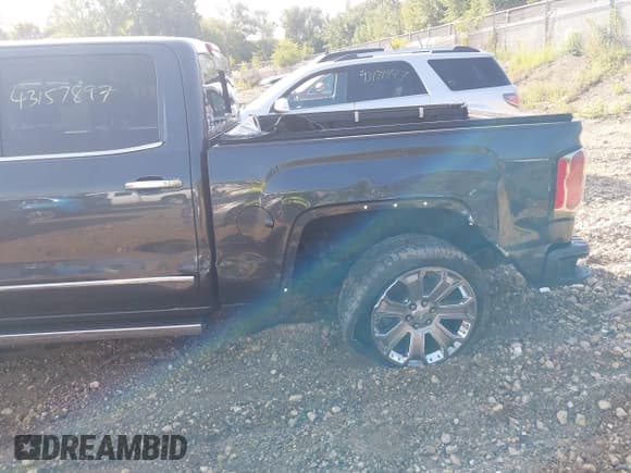 ✅ 2017 GMC Sierra 1500 Denali • VIN: 3GTU2PEJXHG504536 • Lot: 43157897. Listed on IAAI with 112,602 mi. Free auction sales archive from the USA and detailed vehicle history report at DreamBid. Image 6.