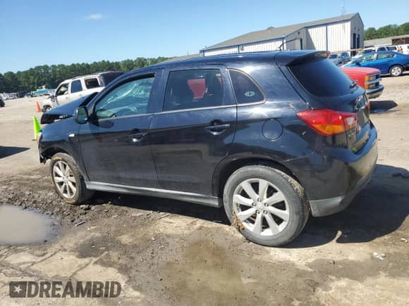 2014 Mitsubishi Outlander ES с VIN 4A4AP3AU7EE010157, выставлен на аукционе Copart как лот 65045885 с пробегом Не указан миль и Списание • Salvage title. История ставок и продаж доступна на DreamBid. Изображение 2.