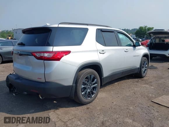 ✅ 2021 Chevrolet Traverse RS • VIN: 1GNEVJKW2MJ239524 • Lot: 42457194. Wystawiony na IAAI z przebiegiem 25 535 mil. Bezpłatny archiwum sprzedaży aukcyjnych z USA i szczegółowy raport historii pojazdu na DreamBid. Zdjęcie 4.