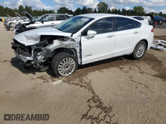 ✅ 2014 Ford Fusion SE Hybrid • VIN: 3FA6P0LU9ER272287 • Лот: 83995505. Опубликован ранее на Copart с пробегом Не указан. Бесплатный доступ к архиву аукционных продаж из США и подробный отчёт об истории автомобиля на DreamBid. Изображение 1.