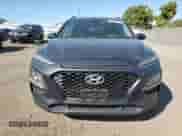2019 Hyundai Kona SEL z VIN KM8K22AA4KU389755, wystawiony jako Copart lot #41191713 z przebiegiem 32 030 mil mil oraz . Historia ofert i sprzedaży dostępna na DreamBid. Obrazek 5.