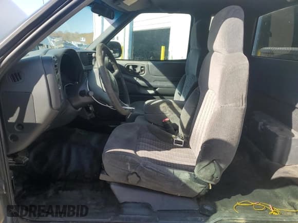 ✅ 2001 Chevrolet S-10 LS • VIN: 1GCCS19W918214072 • Lot: 85282064. Listed on Copart with 265,274 mi. Free auction sales archive from the USA and detailed vehicle history report at DreamBid. Image 7.