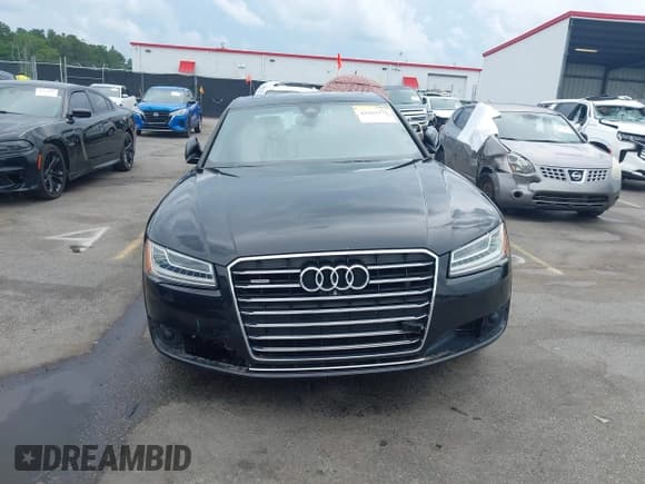✅ 2015 Audi A8 4.0T • VIN: WAU32AFD9FN023826 • Lot: 42353372. Wystawiony na IAAI z przebiegiem 94 833 mil. Bezpłatny archiwum sprzedaży aukcyjnych z USA i szczegółowy raport historii pojazdu na DreamBid. Zdjęcie 12.