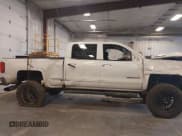 ✅ 2017 Chevrolet Silverado 2500HD LT • VIN: 1GC1KVEY0HF201240 • Lot: 43529703. Wystawiony na IAAI z przebiegiem 208 294 mil. Bezpłatny archiwum sprzedaży aukcyjnych z USA i szczegółowy raport historii pojazdu na DreamBid. Zdjęcie 13.