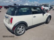 ✅ 2006 MINI Hardtop • VIN: WMWRC33516TK16824 • Lot: 43382472. Wystawiony na IAAI z przebiegiem 119 945 mil. Bezpłatny archiwum sprzedaży aukcyjnych z USA i szczegółowy raport historii pojazdu na DreamBid. Zdjęcie 4.