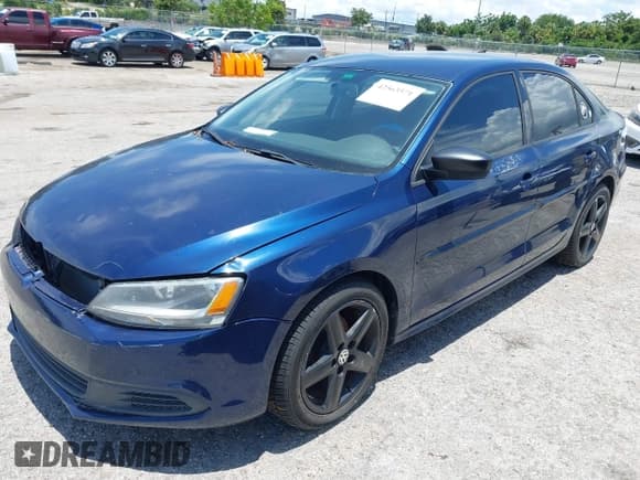 ✅ 2012 Volkswagen Jetta S • VIN: 3VW2K7AJ1CM405155 • Lot: 42563571. Wystawiony na IAAI z przebiegiem 129 221 mil. Bezpłatny archiwum sprzedaży aukcyjnych z USA i szczegółowy raport historii pojazdu na DreamBid. Zdjęcie 2.