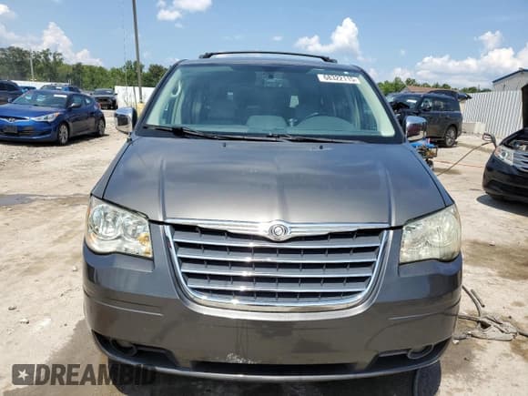 ✅ 2010 Chrysler Town & Country Touring Plus • VIN: 2A4RR8DX9AR368326 • Lot: 68322115. Wystawiony na Copart z przebiegiem 309 474 mil. Bezpłatny archiwum sprzedaży aukcyjnych z USA i szczegółowy raport historii pojazdu na DreamBid. Zdjęcie 5.