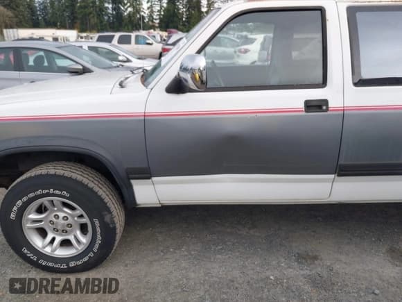 ✅ 1992 Dodge Dakota • VIN: 1B7GG23Y1NS526933 • Lot: 43677880. Listed on IAAI with 116,044 mi. Free auction sales archive from the USA and detailed vehicle history report at DreamBid. Image 6.