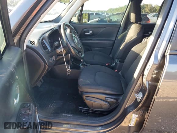 ✅ 2018 Jeep Renegade Altitude • VIN: ZACCJABB7JPJ72050 • Лот: 86443575. Опубликован ранее на Copart с пробегом 101 044 миль. Бесплатный доступ к архиву аукционных продаж из США и подробный отчёт об истории автомобиля на DreamBid. Изображение 7.