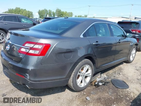 ✅ 2015 Ford Taurus SEL • VIN: 1FAHP2H88FG202496 • Лот: 43133274. Опубликован ранее на IAAI с пробегом 150 674 миль. Бесплатный доступ к архиву аукционных продаж из США и подробный отчёт об истории автомобиля на DreamBid. Изображение 4.